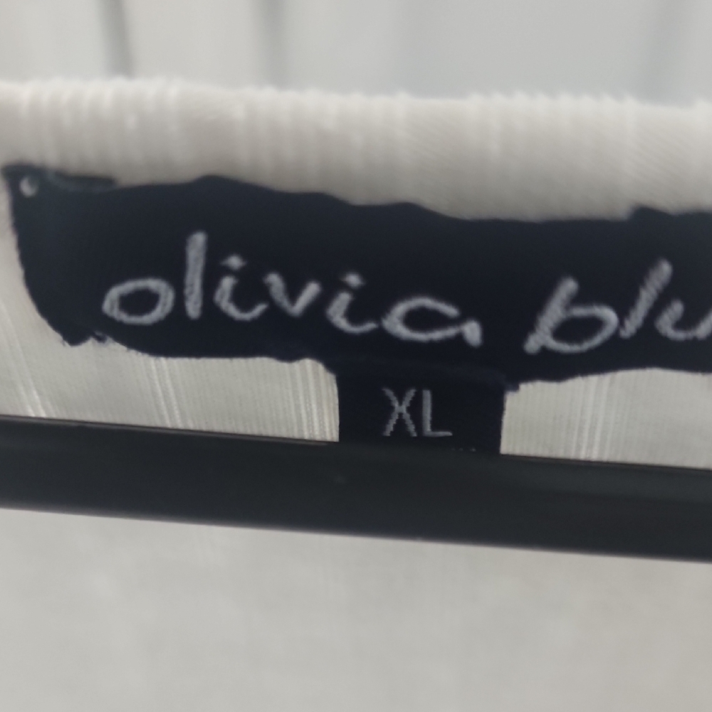 Chic White Lace Top by Olive & Oak - Picture 4 of 5